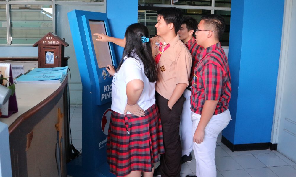 KIPIN ATM di SMAK St. Carolus Surabaya Memotivasi Siswa 