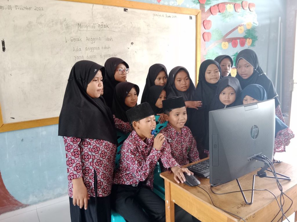 Siswa siswi SD IT Darul Madinah, Gorontalo
