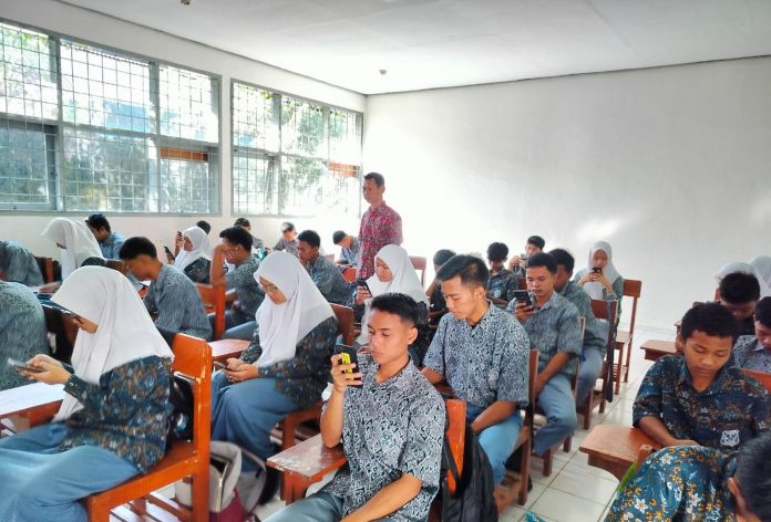 Madrasah Go Digital! Ujian Serentak 1000 Siswa Tanpa Internet oleh Madrasah di Kabupaten Majalengka