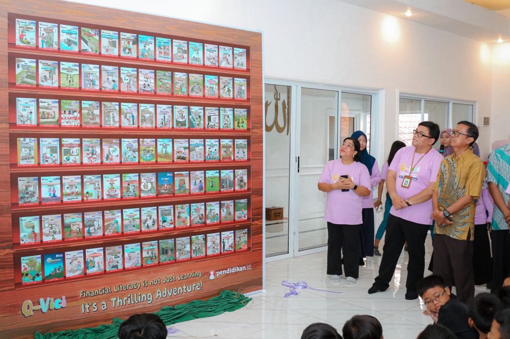 Yogi Anggraena, S.SI., M.Si Plt. Kepala Puskurjar BSKAP, Kemendikbud Ristek Meresmikan 100 Buku Literasi Finansial GRATIS, Kolaborasi Q-Vici dan Pendidikan.id