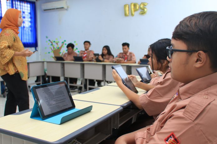 Inovasi KIPIN Menjadi Pilihan Pemerintah Indonesia untuk Solusi Pendidikan Digital di Sekolah Daerah Terpencil