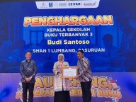 Gerakan Literasi Jatim Pecahkan Rekor MURI, Kepala Sekolah SMA di Lumbang Menyumbang Karya Buku Terbanyak ke 3