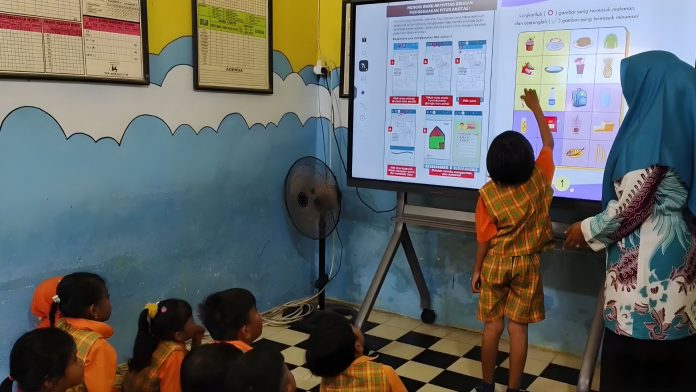 Tantangan Digitalisasi PAUD: Mengubah 