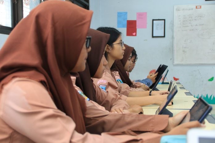Solusi Terbaik Digitalisasi Sekolah Modern untuk Masa Depan Pendidikan Indonesia