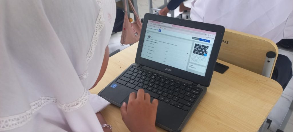 KBM Digital Canggih Tanpa Internet di SMPN 2 Merapi Timur