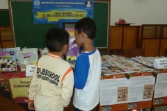 anak-anak-bersama-kios-pintar-pendidikan-digital-indonesia06