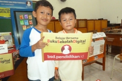 belajar-menggunakan-buku-sekolah-digital01