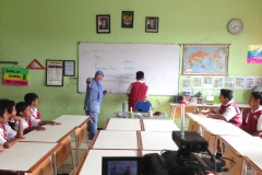 kegiatan-belajar-siswa-SD-surabaya05