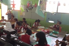 kegiatan-belajar-siswa-SD-surabaya09