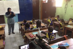 kegiatan-belajar-siswa-SD-surabaya18