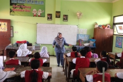 kegiatan-belajar-siswa-SD-surabaya23
