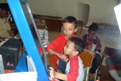 kios-pintar-membantu-pelajar-indonesia-mendapatkan-pembelajaran-tambahan-untuk-meningkatkan-pengetahuan-sekolah05
