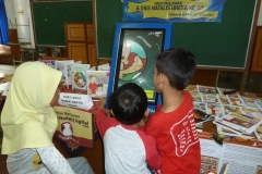 kios-pintar-membantu-pelajar-indonesia-mendapatkan-pembelajaran-tambahan-untuk-meningkatkan-pengetahuan-sekolah07