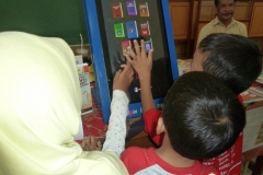 kios-pintar-membantu-pelajar-indonesia-mendapatkan-pembelajaran-tambahan-untuk-meningkatkan-pengetahuan-sekolah12