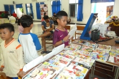membaca-komik-pendidikan-bacaan-literasi-indonesia12