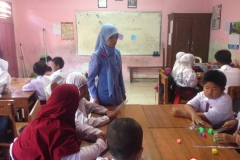 sekolah-dasar-tritunggal-surabaya-di-kelas