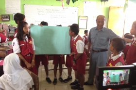 kegiatan-belajar-siswa-SD-surabaya15