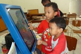 kios-pintar-membantu-pelajar-indonesia-mendapatkan-pembelajaran-tambahan-untuk-meningkatkan-pengetahuan-sekolah01