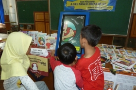 kios-pintar-membantu-pelajar-indonesia-mendapatkan-pembelajaran-tambahan-untuk-meningkatkan-pengetahuan-sekolah07