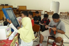 kios-pintar-membantu-pelajar-indonesia-mendapatkan-pembelajaran-tambahan-untuk-meningkatkan-pengetahuan-sekolah18