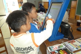 membaca-komik-pendidikan-bacaan-literasi-indonesia07