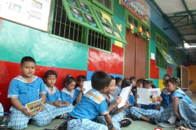 murid-TK-membaca-komik-komik-literasi-pendidikan19