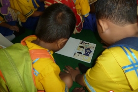 murid-TK-membaca-komik-komik-literasi-pendidikan29
