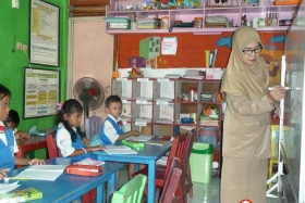 pelajar-tk-membaca-komik-literasi-anak-seri-moral-dan-kesehatan05