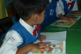 pelajar-tk-membaca-komik-literasi-anak-seri-moral-dan-kesehatan13