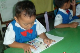 pelajar-tk-membaca-komik-literasi-anak-seri-moral-dan-kesehatan17