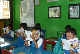 pelajar-tk-membaca-komik-literasi-anak-seri-moral-dan-kesehatan21