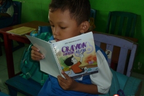 pelajar-tk-membaca-komik-literasi-anak-seri-moral-dan-kesehatan23