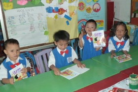 pelajar-tk-membaca-komik-literasi-anak-seri-moral-dan-kesehatan29