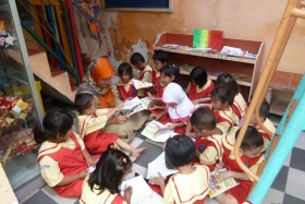 pelajar-tk-membaca-komik-literasi-anak-seri-moral-dan-kesehatan40