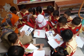 pelajar-tk-membaca-komik-literasi-anak-seri-moral-dan-kesehatan41