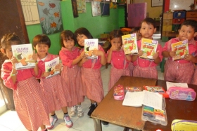 pelajar-tk-membaca-komik-literasi-anak-seri-moral-dan-kesehatan75