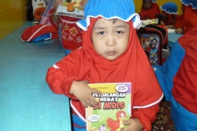 pelajar-tk-membaca-komik-literasi-anak-seri-moral-dan-kesehatan82